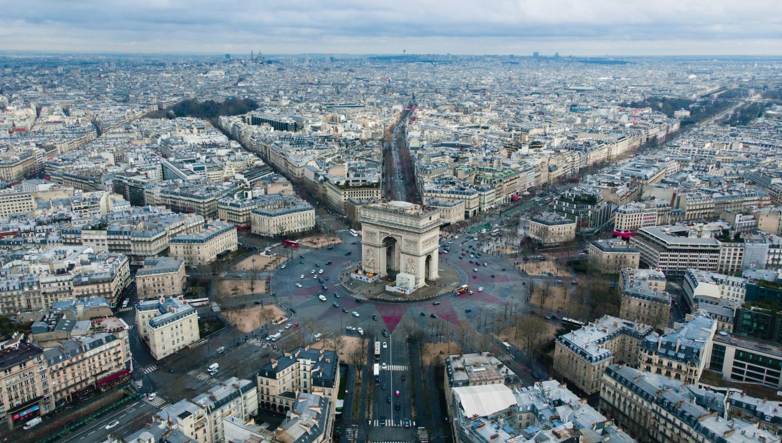 7 Iconic Places You Must See in Paris