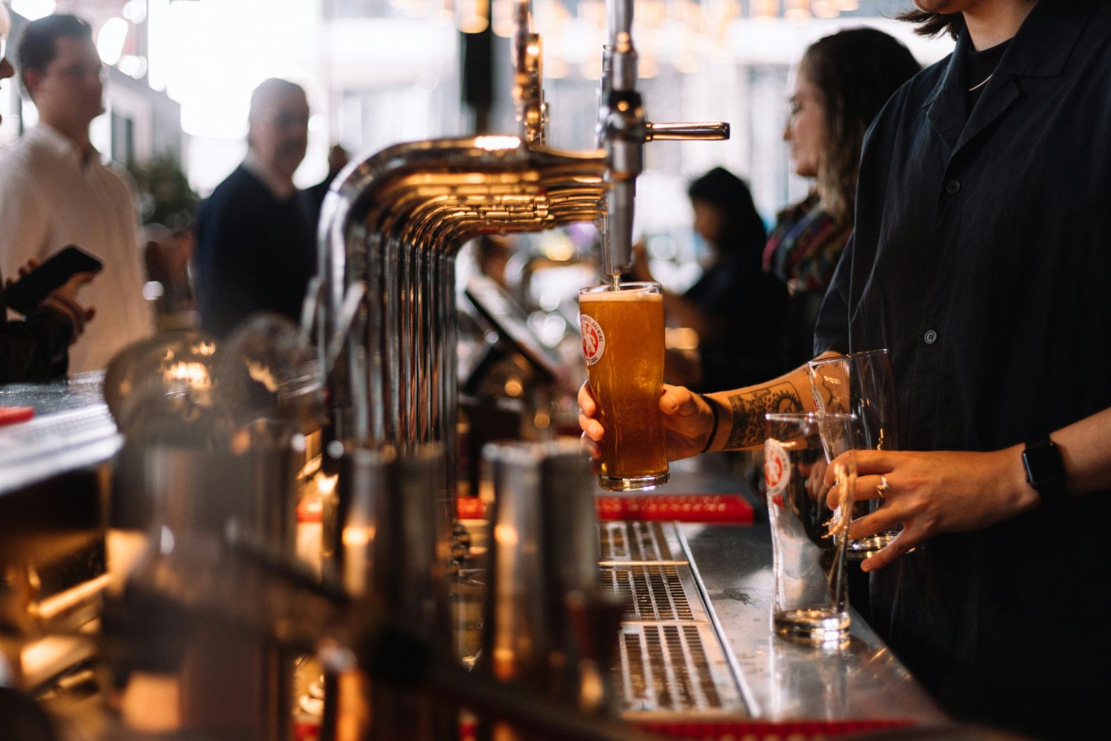 Exploring the United Kingdom’s Pubs: A Local Experience