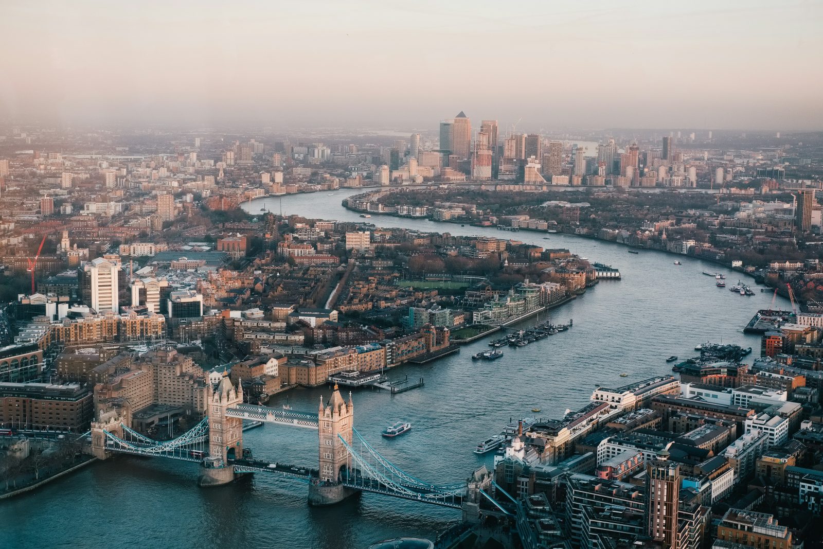Exploring the Best of London: A Comprehensive Travel Guide